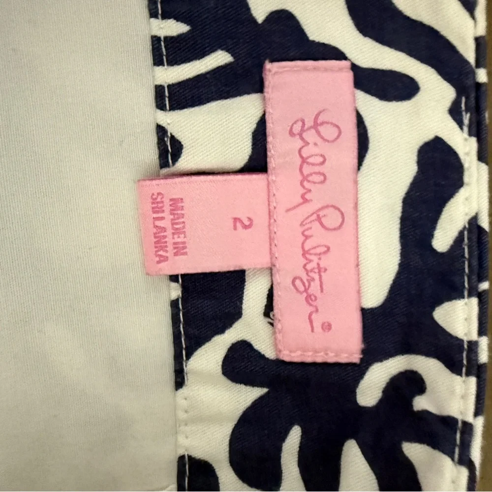Lilly Pulitzer Auden Treasure Navy and White Patterned Skort Skirt - Picture 7 of 7